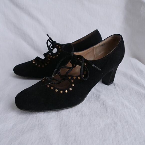 1950s Charles Jourdan Jaffees Mijjiis black suede studded pumps - Picture 2 of 8